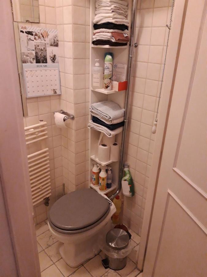 Homey Budget Bedroom Амстердам Екстериор снимка
